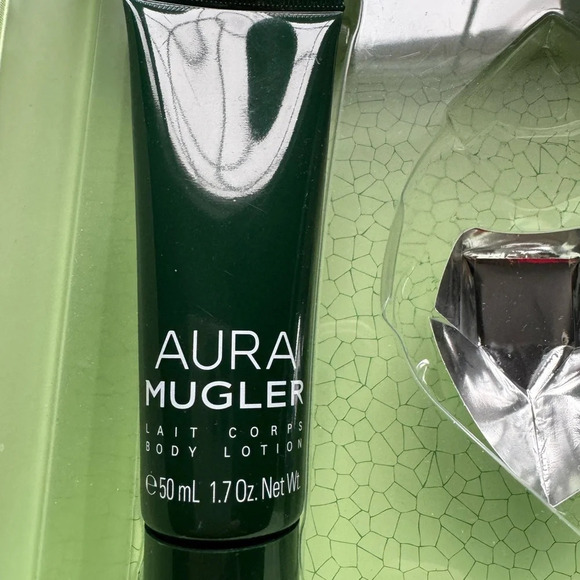 Aura Mugler body lotion and shower milk - Picture 3 of 4